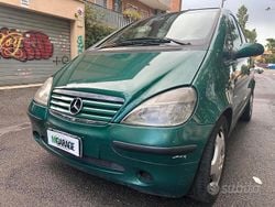 Grigio Usata 2000 Mercedes A190 Avantgarde Tre volumi | 1500 €