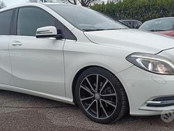 Bianco Usata 2012 Mercedes B180 Premium Monovolume | 7500 € (Buon prezzo)