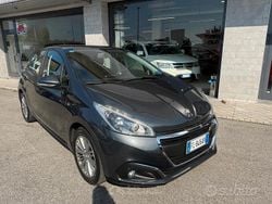 Grigio Usata 2017 Peugeot 208 Due volumi | 8500 € (Buon prezzo)
