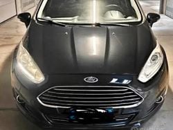 Usata 2015 Ford Fiesta Tre volumi | 5800 € (Buon prezzo)