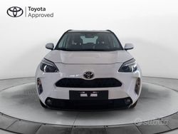 Usata 2024 Toyota Yaris Hybrid Active SUV | 26.300 € (Buon prezzo)