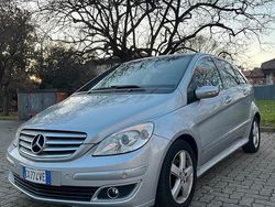 Grigio Usata 2005 Mercedes B200 Monovolume | 2390 € (Buon prezzo)