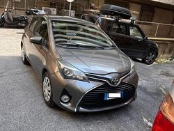 Grigio Usata 2016 Toyota Yaris Active Due volumi | 6500 € (Buon prezzo)
