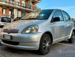 Bianco Usata 1999 Toyota Yaris Tre volumi | 1000 € (Buon prezzo)
