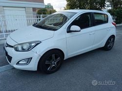 Bianco Usata 2013 Hyundai i20 Due volumi | 5100 € (Buon prezzo)