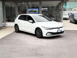 Bianco Usata 2022 VW Golf VIII Tre volumi | 21.700 € (Ottimo prezzo)