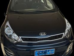Blu Usata 2015 Kia Rio Tre volumi | 6250 € (Buon prezzo)