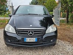 Nero Usata 2010 Mercedes A180 Elegance Tre volumi | 1900 € (Super prezzo)