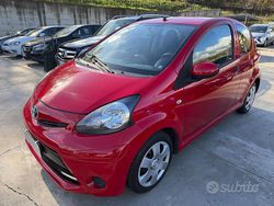 Rosso Usata 2013 Toyota Aygo Connect Style Due volumi | 4300 € (Buon prezzo)
