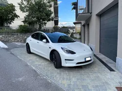 Bianco Usata 2021 Tesla Model 3 Long Range Tre volumi | 29.000 € (Buon prezzo)