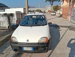 Bianco Usata 2004 Fiat 600 Tre volumi | 799 €