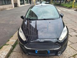 Nero Usata 2014 Ford Fiesta Titanium Due volumi | 5800 € (Buon prezzo)
