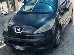 Usata 2007 Peugeot 207 Tre volumi | 850 € (Super prezzo)