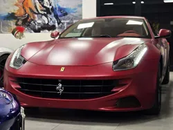 Matte red Usata 2012 Ferrari FF Coupé | 149.999 €