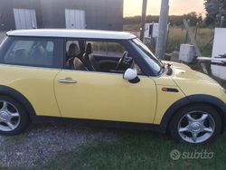 Giallo Usata 2004 Mini Cooper Due volumi | 3800 € (Buon prezzo)