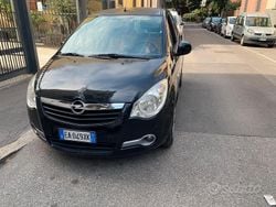 Nero Usata 2010 Opel Agila Due volumi | 2800 € (Buon prezzo)