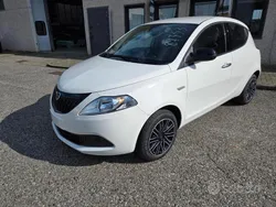 Nuova 2024 Lancia Ypsilon S Due volumi | 16.200 € (Buon prezzo)