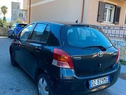 Nero Usata 2010 Toyota Yaris Tre volumi | 3500 € (Super prezzo)