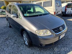 Grigio Usata 2005 VW Touran Monovolume | 1900 € (Buon prezzo)