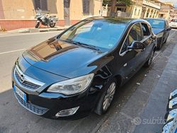 Nero Usata 2011 Opel Astra Cosmo Tre volumi | 5200 € (Cara)