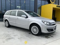 Argento(met.) Usata 2006 Opel Astra Enjoy Station wagon | 1950 € (Buon prezzo)