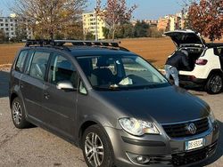 Marrone Usata 2008 VW Touran Monovolume | 3500 € (Buon prezzo)