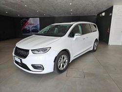 Bianco pastello Usata 2022 Chrysler Pacifica Limited SUV | 42.900 €