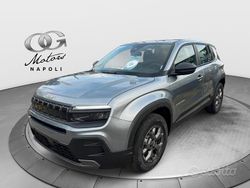 Grigio Usata 2024 Jeep Avenger Longitude SUV | 24.490 € (Ottimo prezzo)