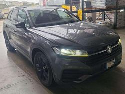 Grigio Usata 2019 VW Touareg SUV | 28.000 € (Molto cara)