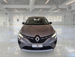 Grigio Usata 2021 Renault Captur Zen SUV | 14.499 € (Buon prezzo)