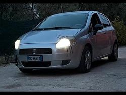 Grigio Usata 2007 Fiat Grande Punto Due volumi | 2100 €