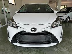 Bianco Usata 2019 Toyota Yaris Hybrid Tre volumi | 12.900 € (Buon prezzo)