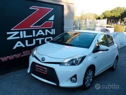 Bianco Usata 2013 Toyota Yaris Hybrid Lounge Tre volumi | 6200 € (Buon prezzo)