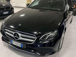 Nero ossidiana Usata 2018 Mercedes E200 Tre volumi | 17.950 € (Buon prezzo)