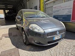 Grigio Usata 2007 Fiat Grande Punto Active Due volumi | 2300 € (Buon prezzo)