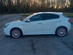 Bianco Usata 2011 Alfa Romeo Giulietta Tre volumi | 4900 €
