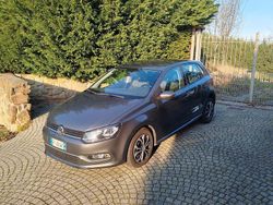 Grigio Usata 2015 VW Polo Comfortline Tre volumi | 6900 € (Ottimo prezzo)