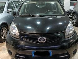 Nero Usata 2010 Toyota Aygo Due volumi | 6400 € (Buon prezzo)