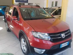 Rosso Usata 2014 Dacia Sandero Stepway Due volumi | 4400 € (Ottimo prezzo)