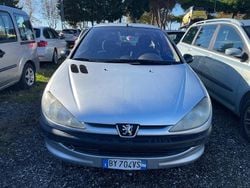 Argento Usata 2003 Peugeot 206 Tre volumi | 1700 € (Buon prezzo)