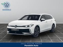 Bianco Nuova 2025 VW Passat Business Station wagon | 46.900 € (Buon prezzo)