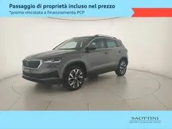 Grigio graphite metallizzato Usata 2022 Skoda Karoq Style SUV | 23.900 € (Buon prezzo)