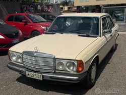 Usata 1980 Mercedes 200 Tre volumi | 2900 €