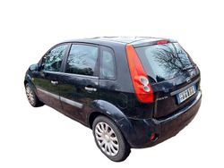 Nero Usata 2007 Ford Fiesta Titanium Tre volumi | 1300 € (Ottimo prezzo)