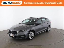 Grigio Usata 2022 Skoda Octavia Executive Station wagon | 18.499 € (Buon prezzo)