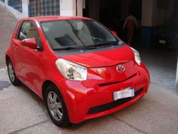 Rosso Usata 2010 Toyota iQ Lounge Due volumi | 5900 €