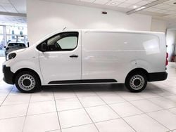 Bianco Usata 2024 Opel Vivaro Monovolume | 18.900 € (Super prezzo)