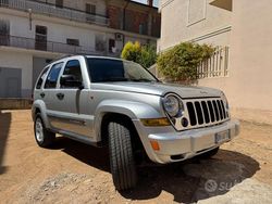 Grigio Usata 2008 Jeep Cherokee Limited SUV | 5500 € (Buon prezzo)