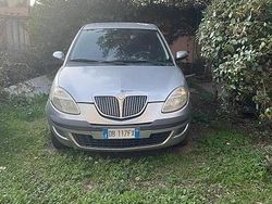 Usata 2006 Lancia Ypsilon Due volumi | 2000 €