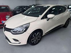 Beige Usata 2016 Renault Clio IV Tre volumi | 5900 € (Ottimo prezzo)